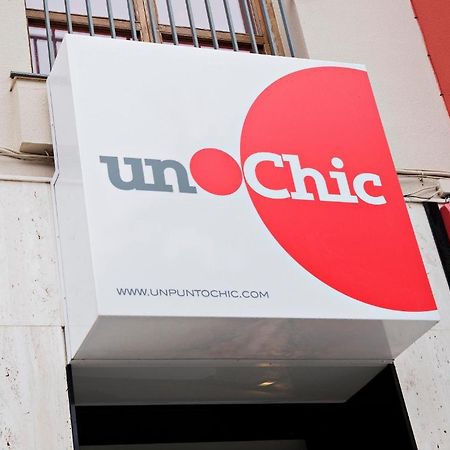 Hospedium Hostal Un Punto Chic 우에스카 외부 사진