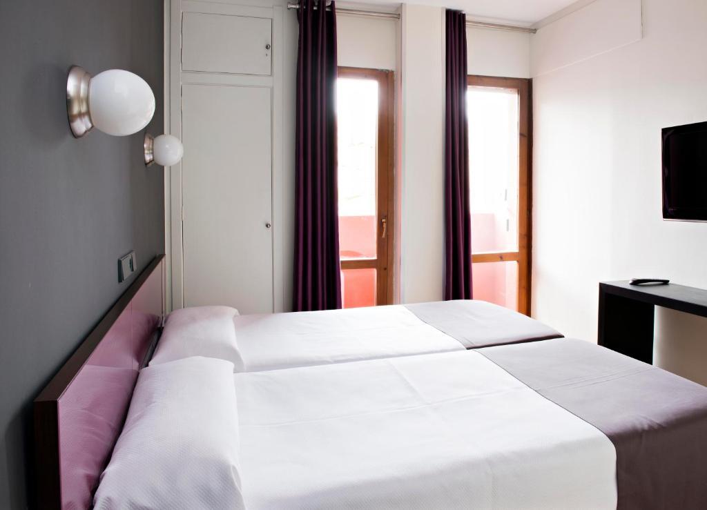 Hospedium Hostal Un Punto Chic 우에스카 객실 사진