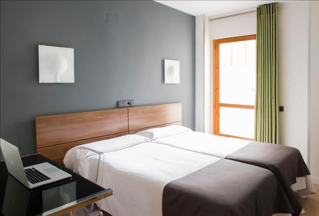 Hospedium Hostal Un Punto Chic 우에스카 객실 사진