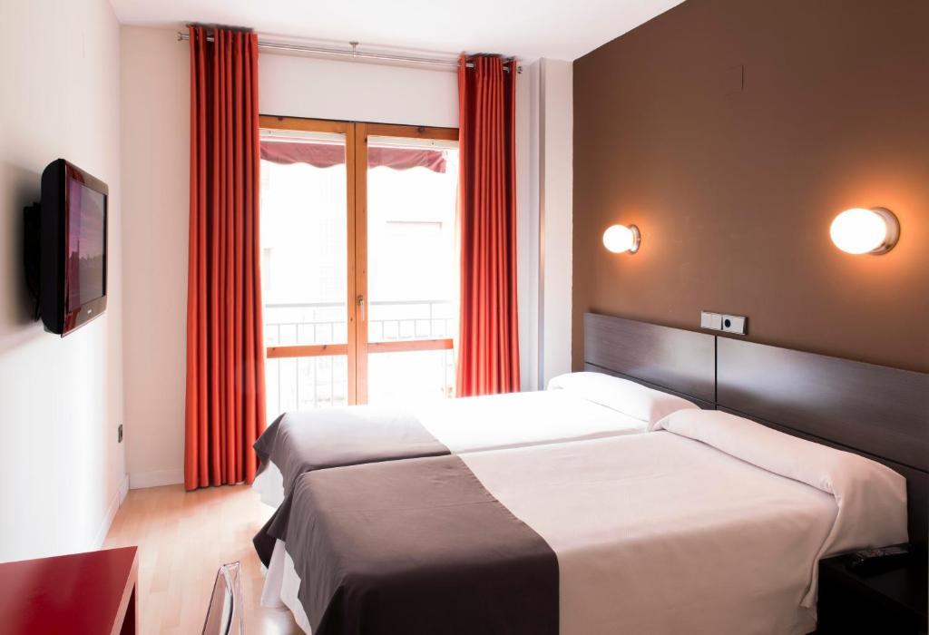 Hospedium Hostal Un Punto Chic 우에스카 객실 사진